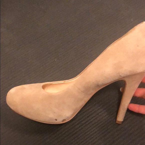 Nude Velvet Pumps - Picture 4 of 6